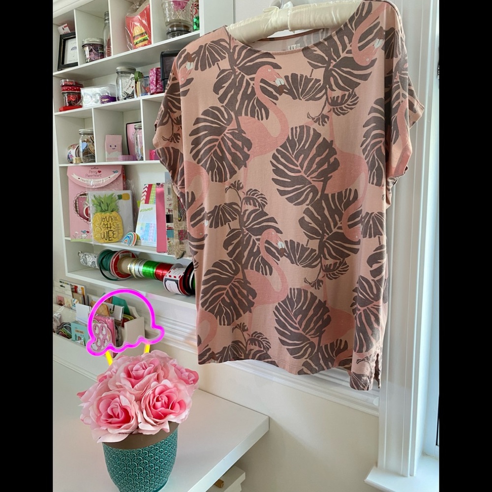 🌟 Uniqlo Disney Flamingo top 🦩🦩🦩💝🌟